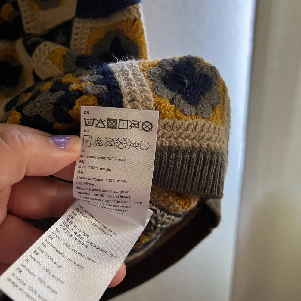 Wesc Geometric Knit crochet Sweater Vest - Yellow and Black - Picture 5 of 5